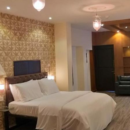 Creek Hotel - Panaji Eksteriør billede