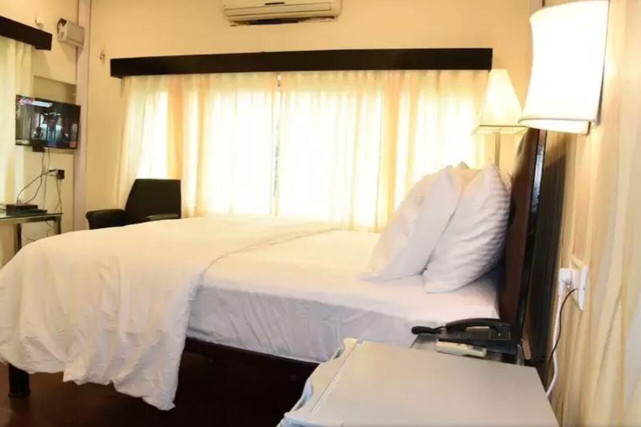 Creek Hotel - Panaji Eksteriør billede
