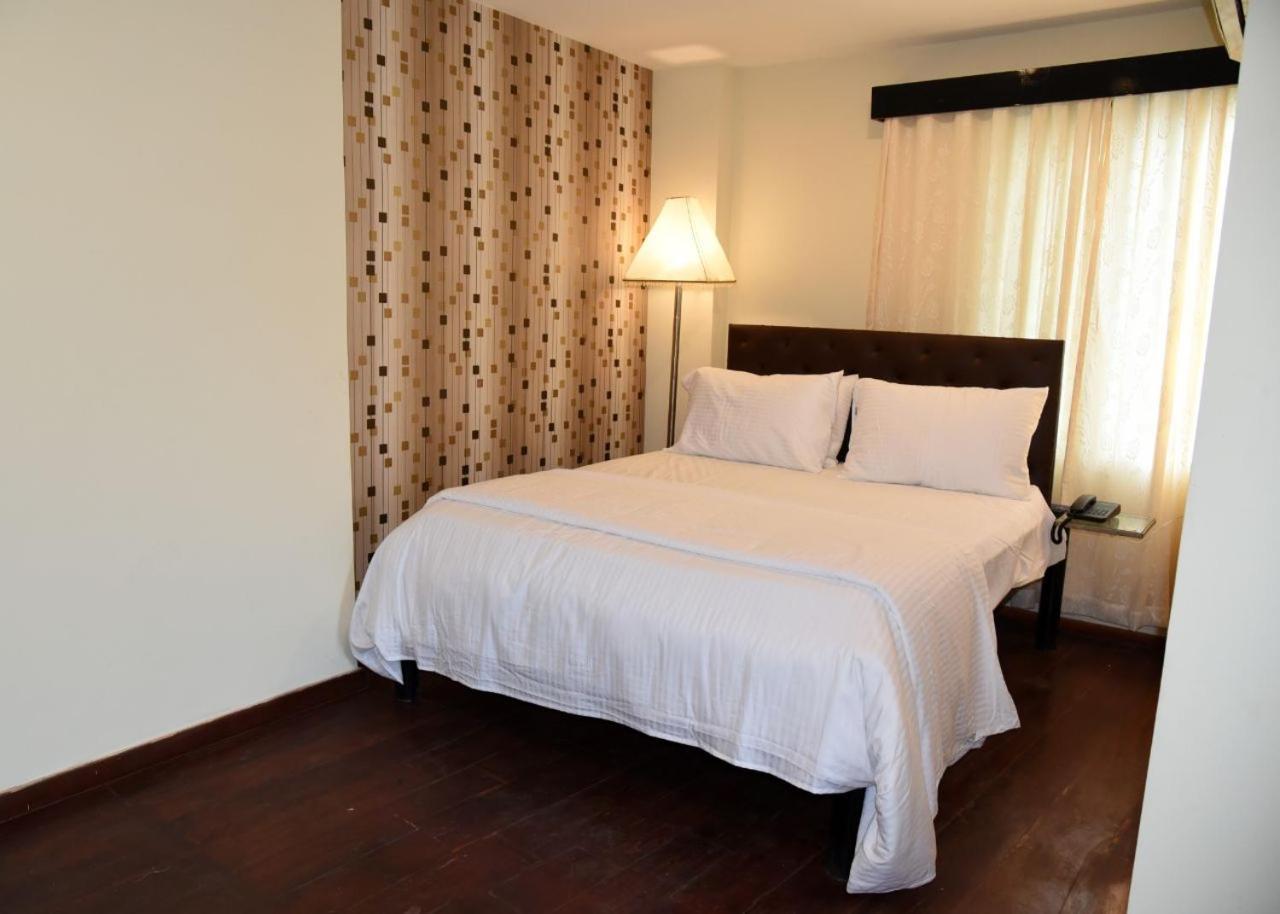 Creek Hotel - Panaji Eksteriør billede