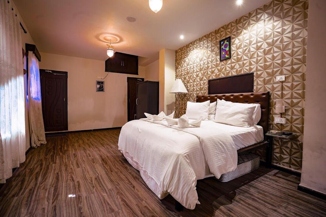 Creek Hotel - Panaji Eksteriør billede